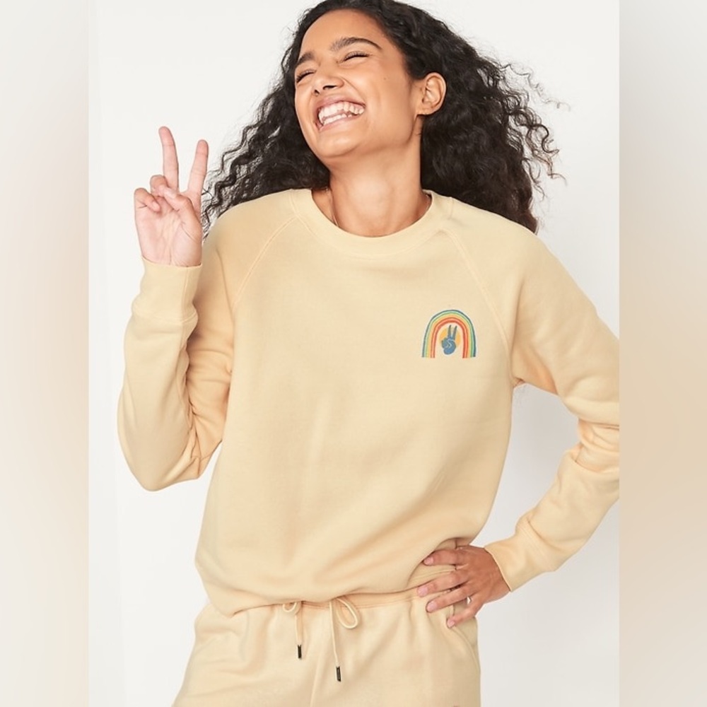 EUC Old Navy Peace, Love, & Rainbows Crewneck Sweatshirt ✌️♥️🌈